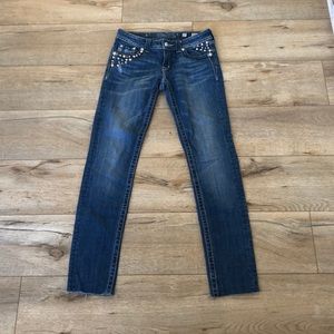 Miss Me blue jeans skinny leg with rhinestones!